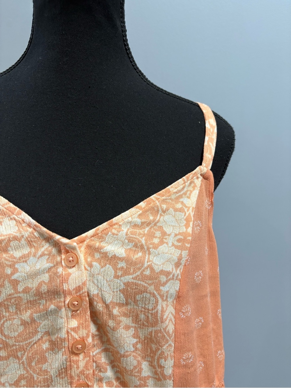 Torrid Tank - Picture 4 of 8